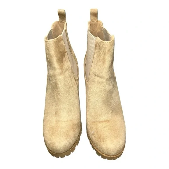 SODA Tan Suede Ankle Boots with Chunky Heel and Elastic Panels LIKE NEW! Size 8 - Picture 4 of 11